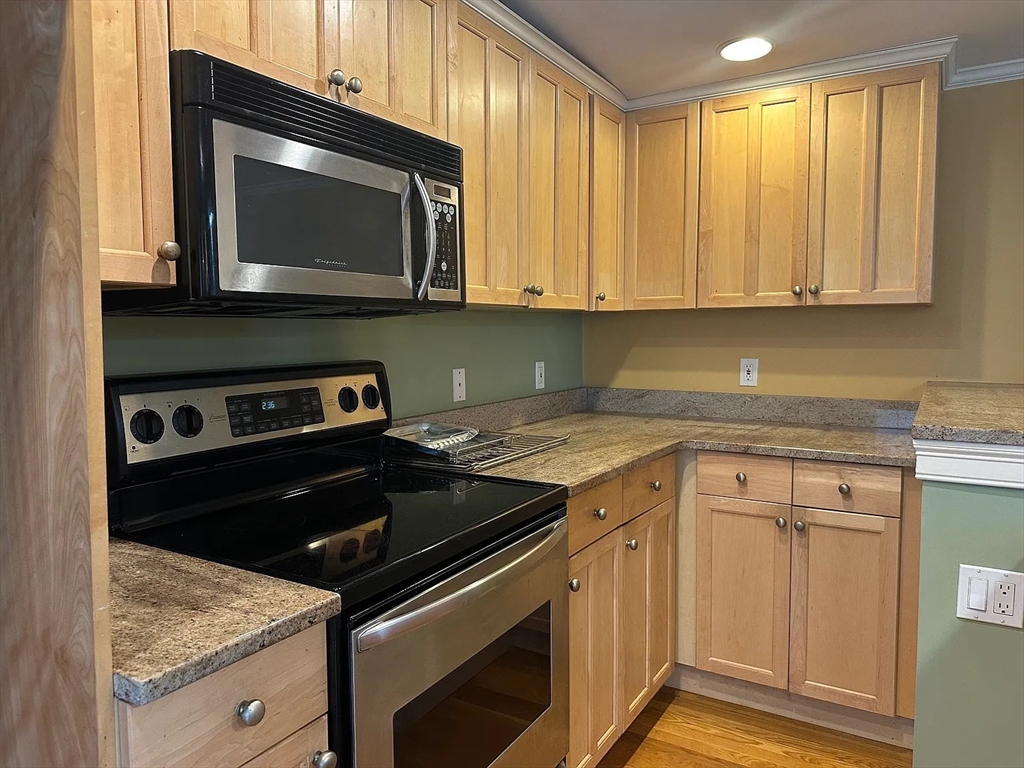 3 bed, 1 bath apartment for rent at 46 Spring St Unit 2, East Cambridge — photo 6 of 18