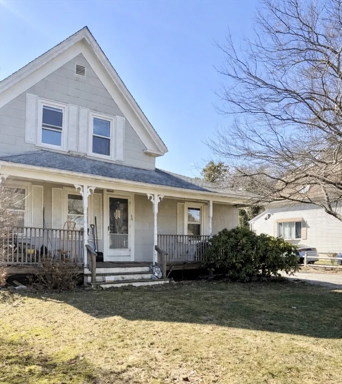 2 bed, 1 bath apartment for rent at 46 Standish Ave Unit 2, North Plymouth — photo 1 of 9