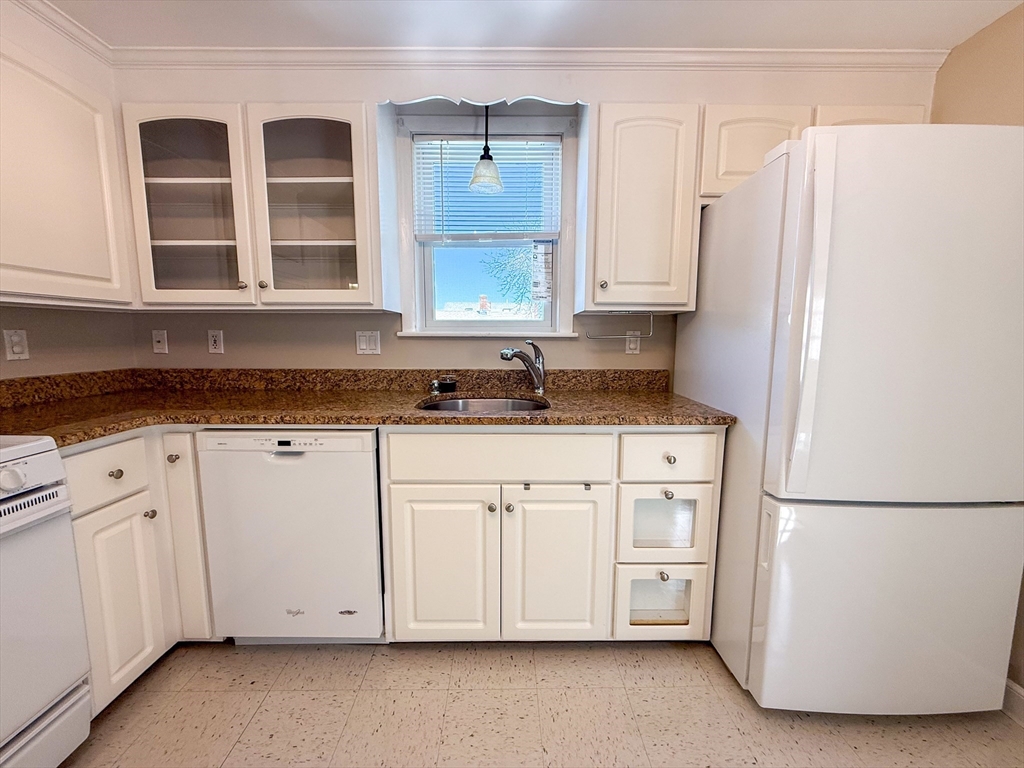 1 bed, 1 bath apartment for rent at 46 Sterling St Unit 2, Malden — photo 4 of 11