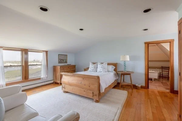 4 bed, 3 bath apartment for rent at 46 Tennessee Ave, Madaket — photo 25 of 37