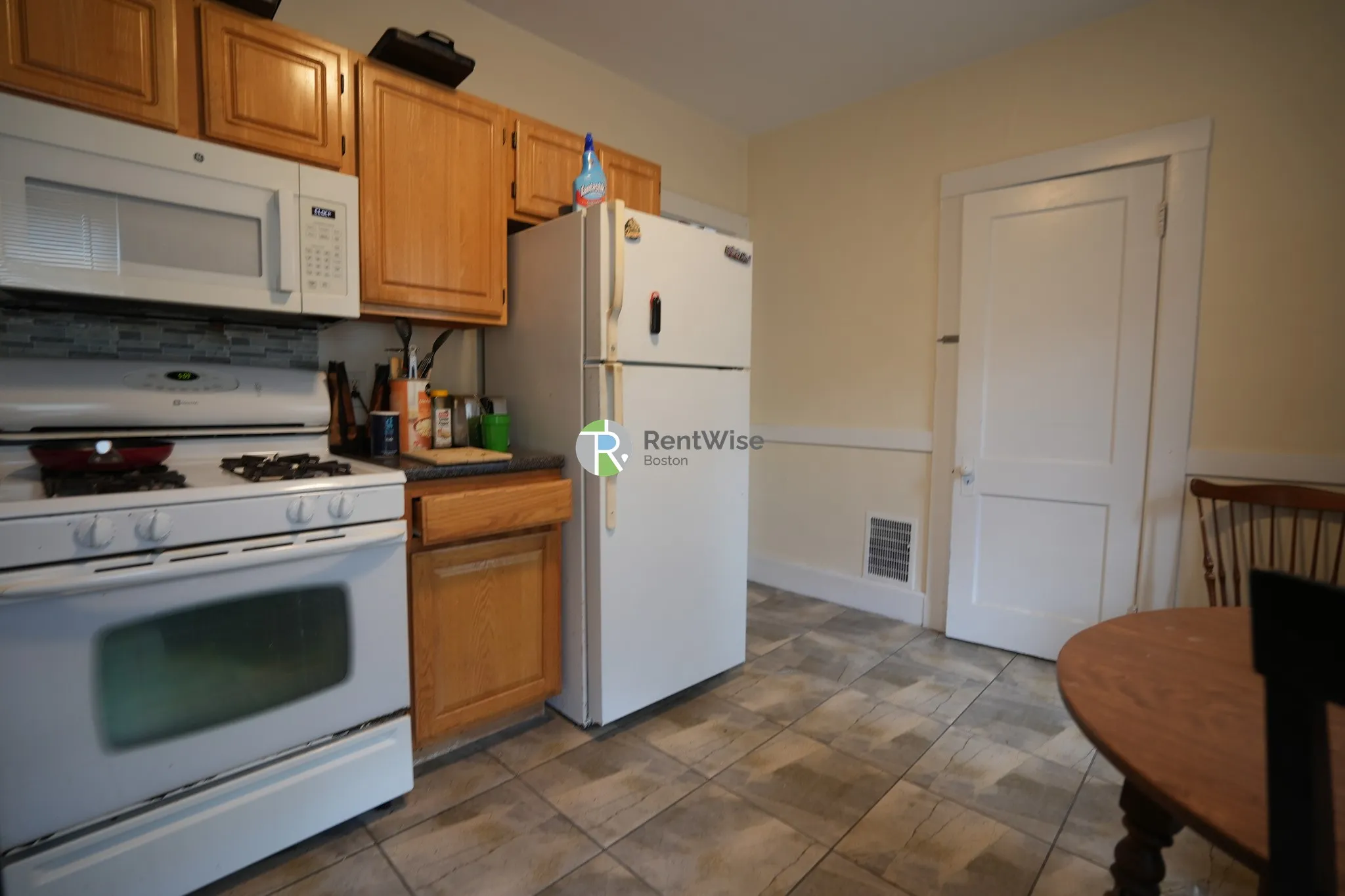 3 bed, 1 bath apartment for rent at 46 Tremont St Unit 2, Brighton — photo 5 of 17