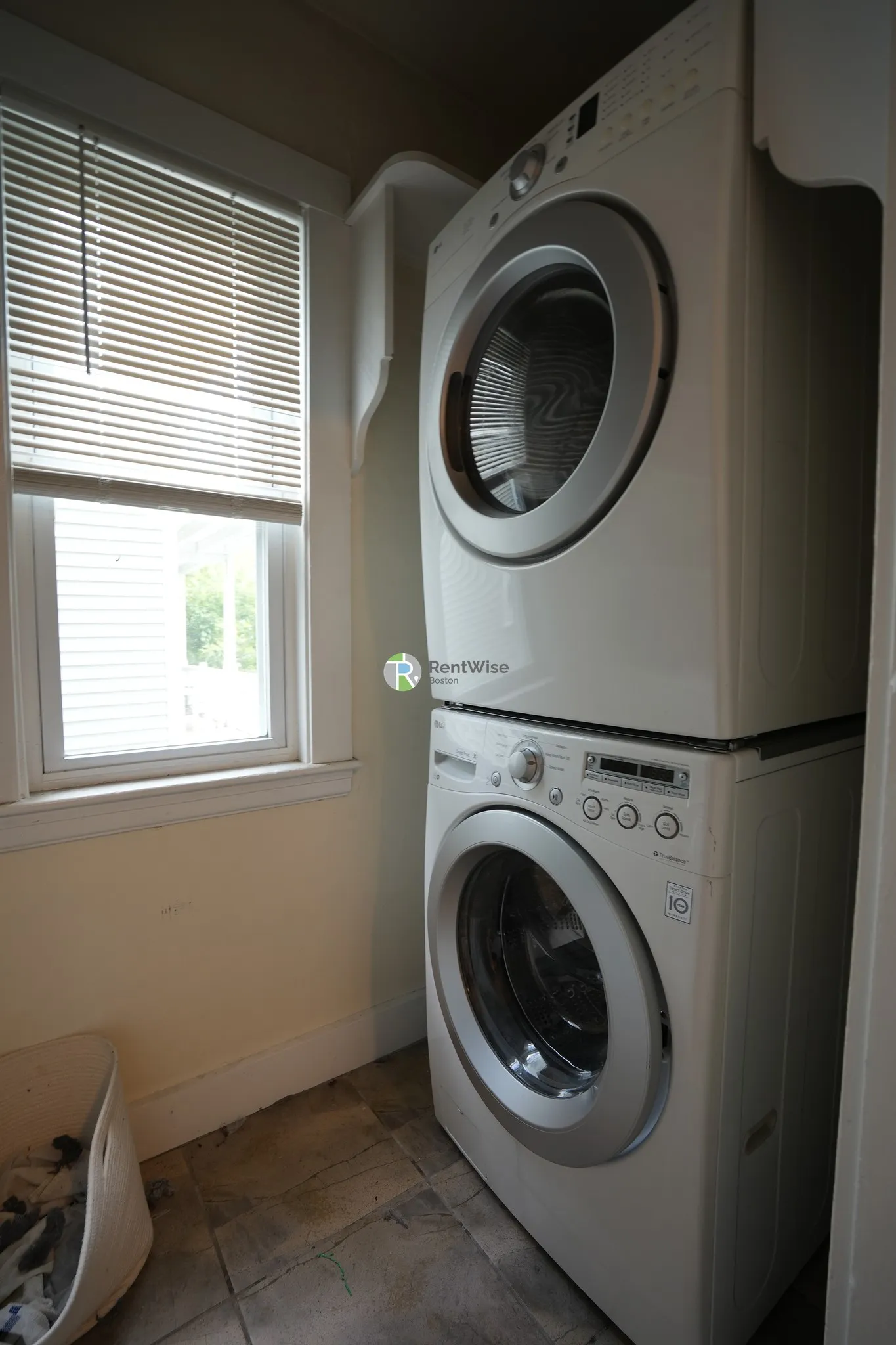 3 bed, 1 bath apartment for rent at 46 Tremont St Unit 2, Brighton — photo 6 of 17