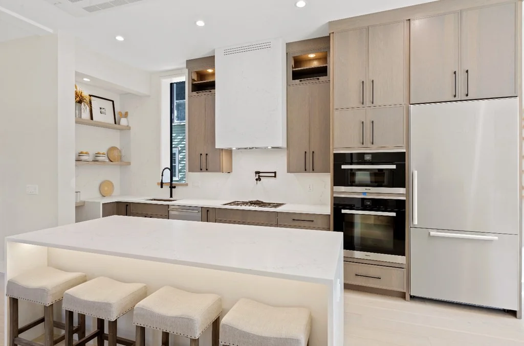 4 bed, 4+ bath apartment for rent at 46 Vernon St Unit 46, Brookline — photo 2 of 22