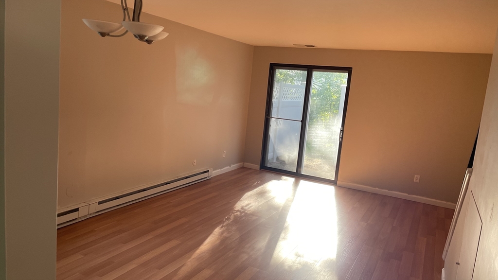 2 bed, 1 bath apartment for rent at 46 Village Hill Ln Unit 46, Natick — photo 3 of 13