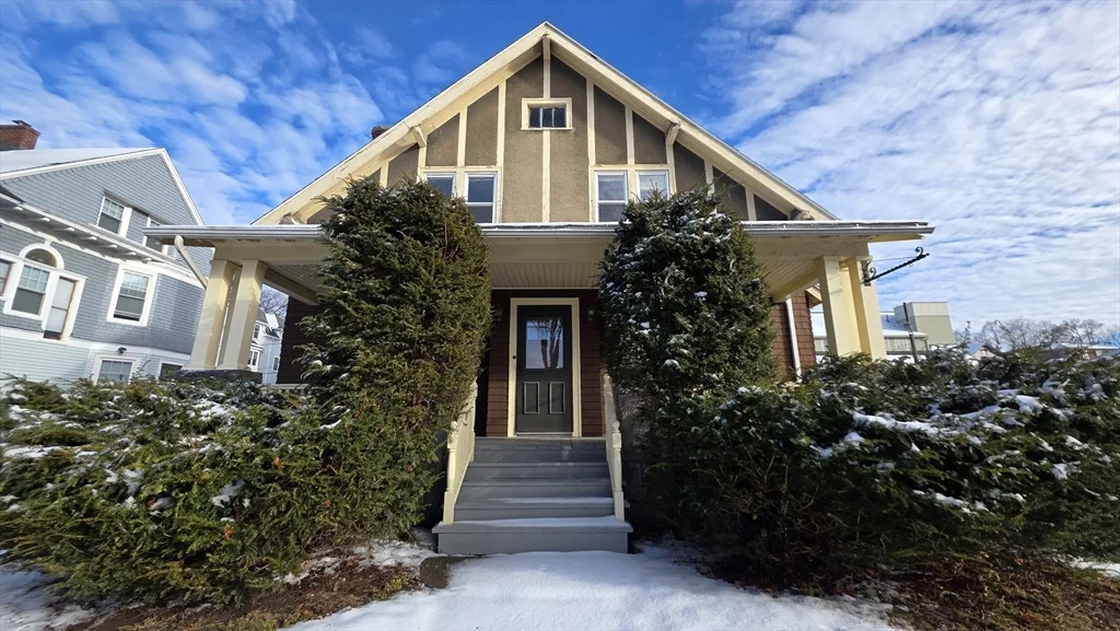 5 bed, 2 bath apartment for rent at 46 Wachusett, Worcester — photo 1 of 42