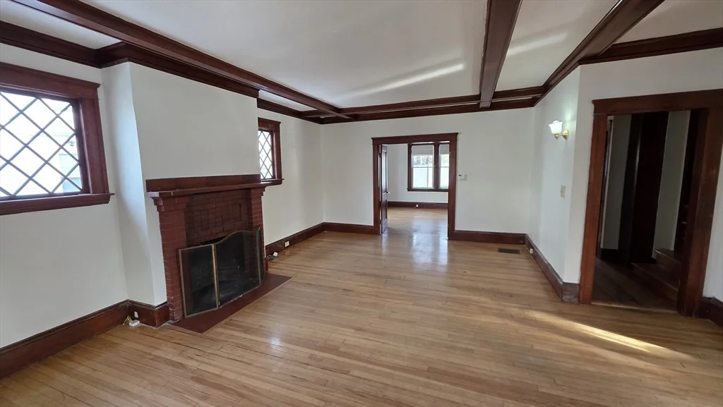 5 bed, 2 bath apartment for rent at 46 Wachusett, Worcester — photo 10 of 42
