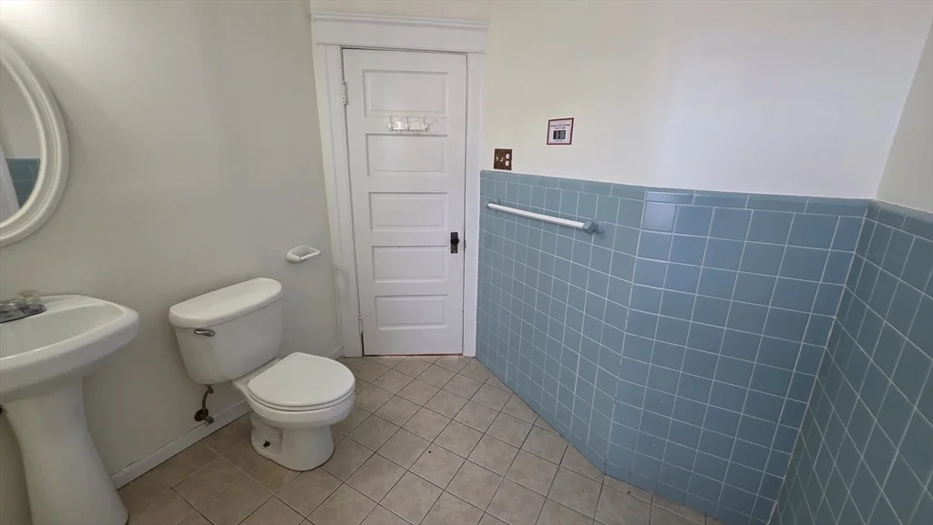5 bed, 2 bath apartment for rent at 46 Wachusett, Worcester — photo 29 of 42