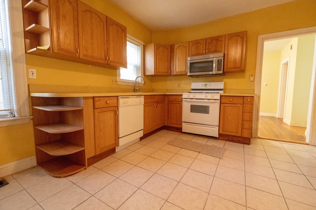 2 bed, 1 bath apartment for rent at 46 Wainright St Unit 1, Dorchester — photo 3 of 15
