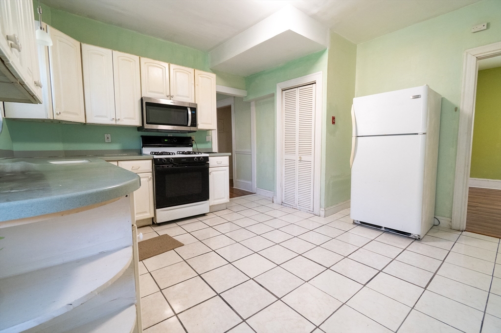 3 bed, 1 bath apartment for rent at 46 Wainright St Unit 2, Dorchester