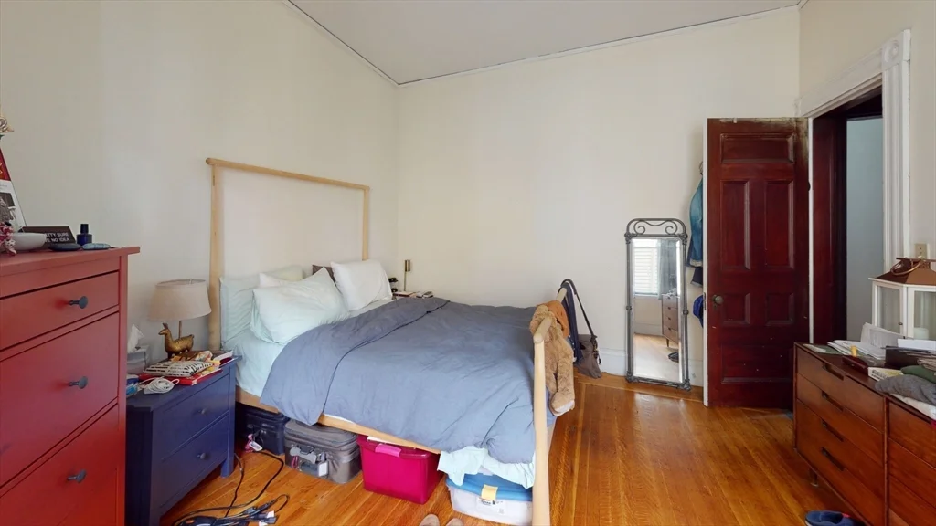 1 bed, 1 bath apartment for rent at 46 Waverly St Unit 1, Brookline — photo 3 of 9