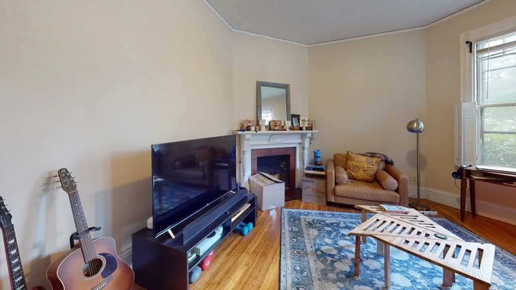 1 bed, 1 bath apartment for rent at 46 Waverly St Unit 1, Brookline — photo 4 of 9