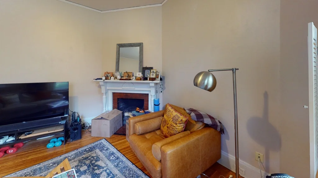 1 bed, 1 bath apartment for rent at 46 Waverly St Unit 1, Brookline — photo 6 of 9