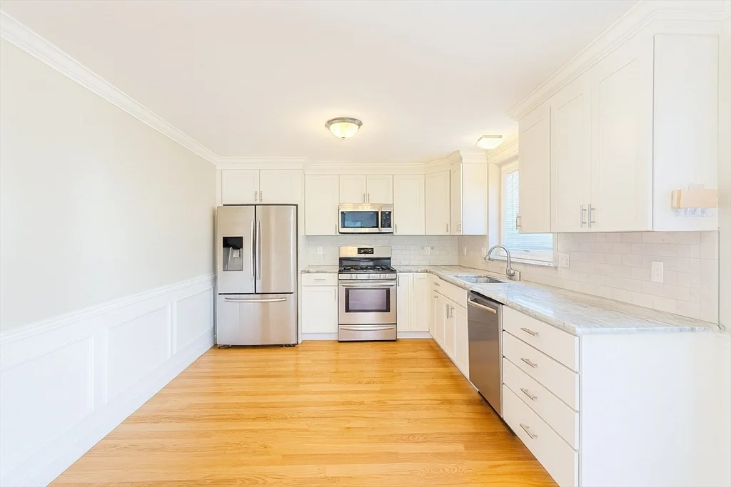 3 bed, 2 bath apartment for rent at 46 Wellington St Unit 1, Waltham — photo 3 of 38