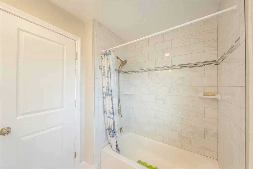 3 bed, 2 bath apartment for rent at 46 Wellington St Unit 1, Waltham — photo 13 of 38