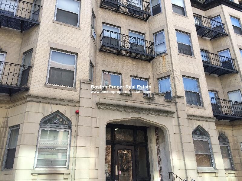 3 bed, 1 bath apartment for rent at 46 Westland Ave Unit 15, Fenway — photo 7 of 9