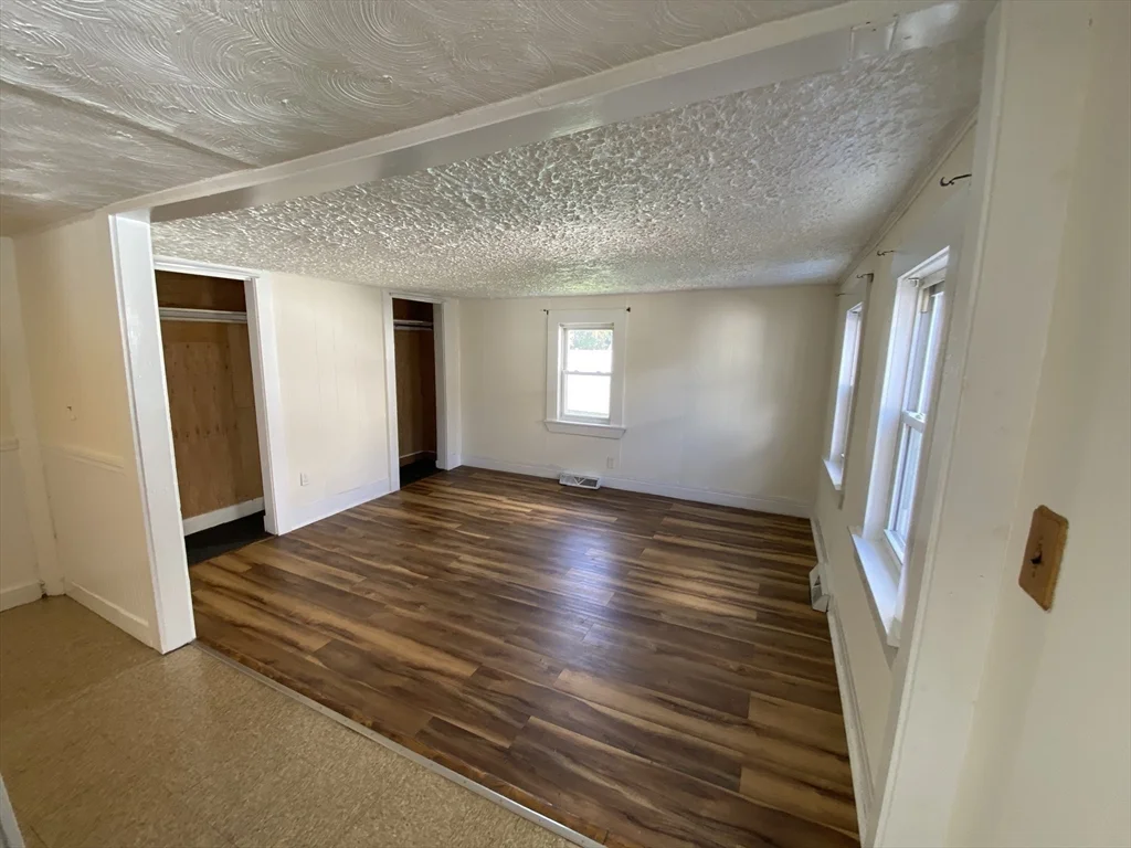 3 bed, 1 bath apartment for rent at 46 Whiting St, Lynn — photo 9 of 16