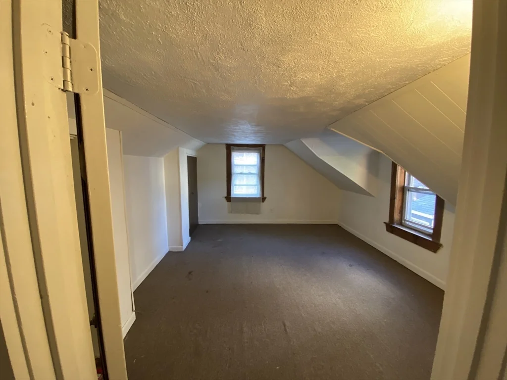 3 bed, 1 bath apartment for rent at 46 Whiting St, Lynn — photo 15 of 16