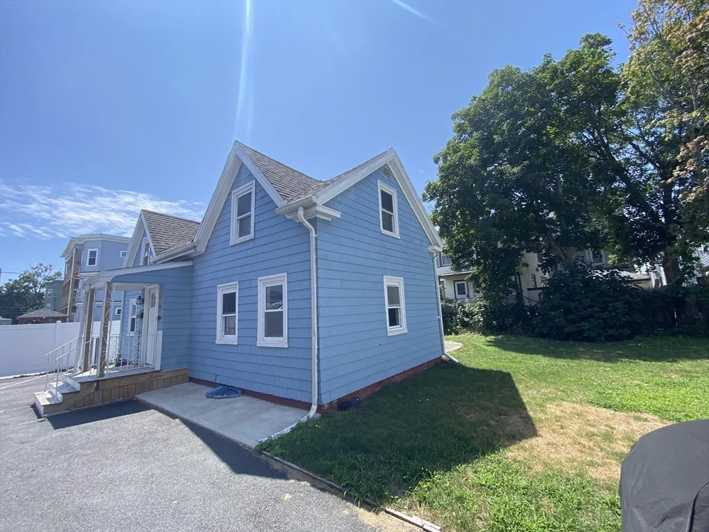 3 bed, 1 bath apartment for rent at 46 Whiting St, Lynn — photo 2 of 16