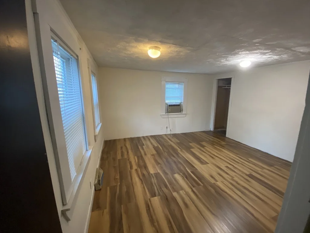 3 bed, 1 bath apartment for rent at 46 Whiting St, Lynn — photo 10 of 16