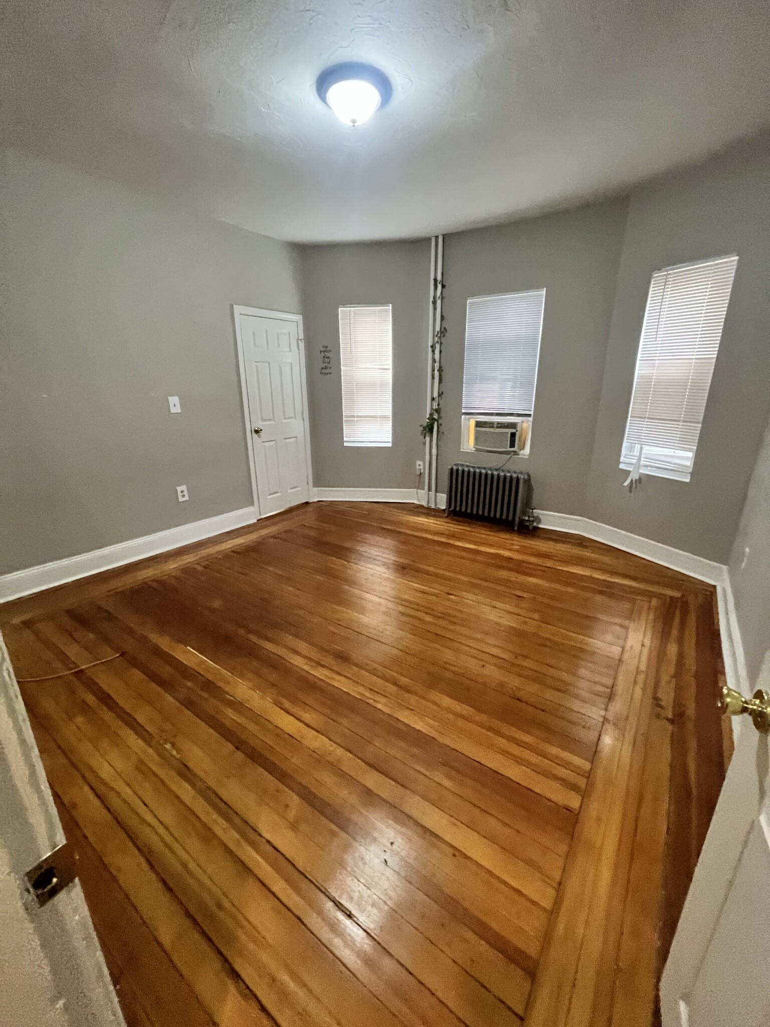 3 bed, 1 bath apartment for rent at 46 Wildwood St Unit 1, Dorchester — photo 2 of 12