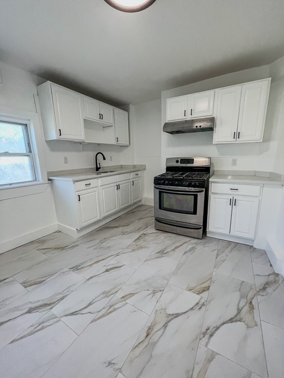 3 bed, 1 bath apartment for rent at 46 Woodlawn Unit 2, Everett — photo 2 of 9