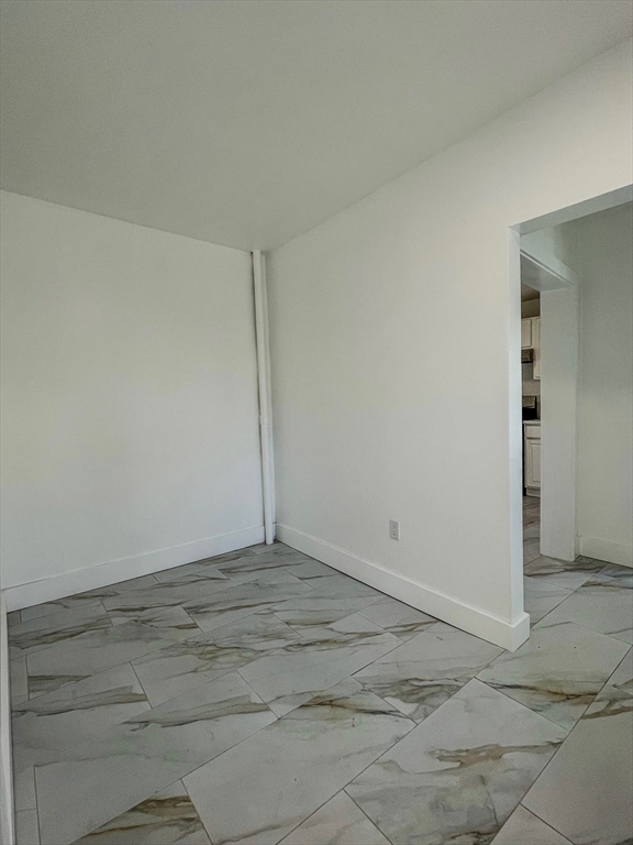 3 bed, 1 bath apartment for rent at 46 Woodlawn Unit 2, Everett — photo 4 of 9