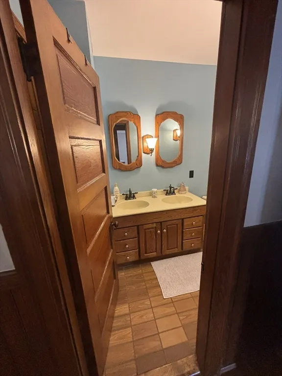 3 bed, 1 bath apartment for rent at 460 Burncoat Unit B, Burncoat — photo 19 of 19