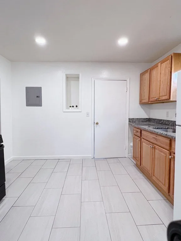 2 bed, 1 bath apartment for rent at 460 Ferry St Unit 1, Malden — photo 4 of 17