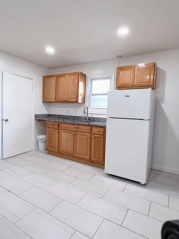 2 bed, 1 bath apartment for rent at 460 Ferry St Unit 1, Malden — photo 2 of 17