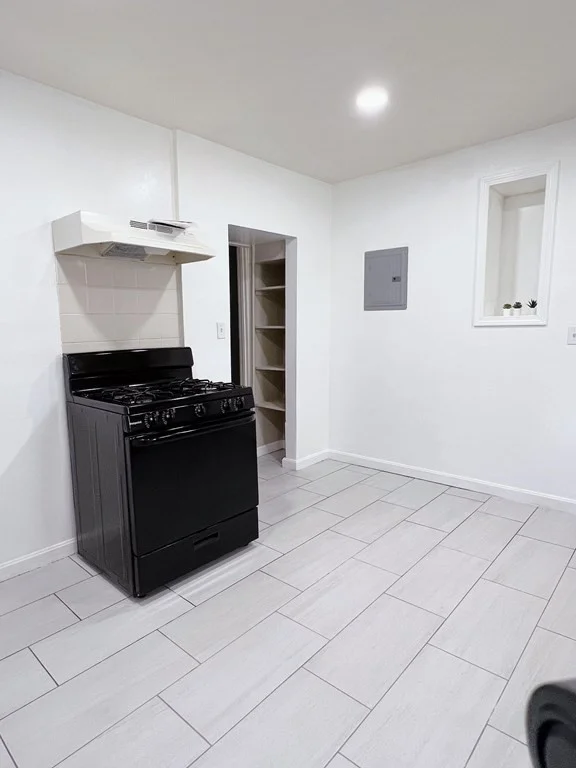 2 bed, 1 bath apartment for rent at 460 Ferry St Unit 1, Malden — photo 5 of 17