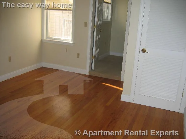 1 bed, 1 bath apartment for rent at 460 Green St Unit 5, Central Square — photo 2 of 7