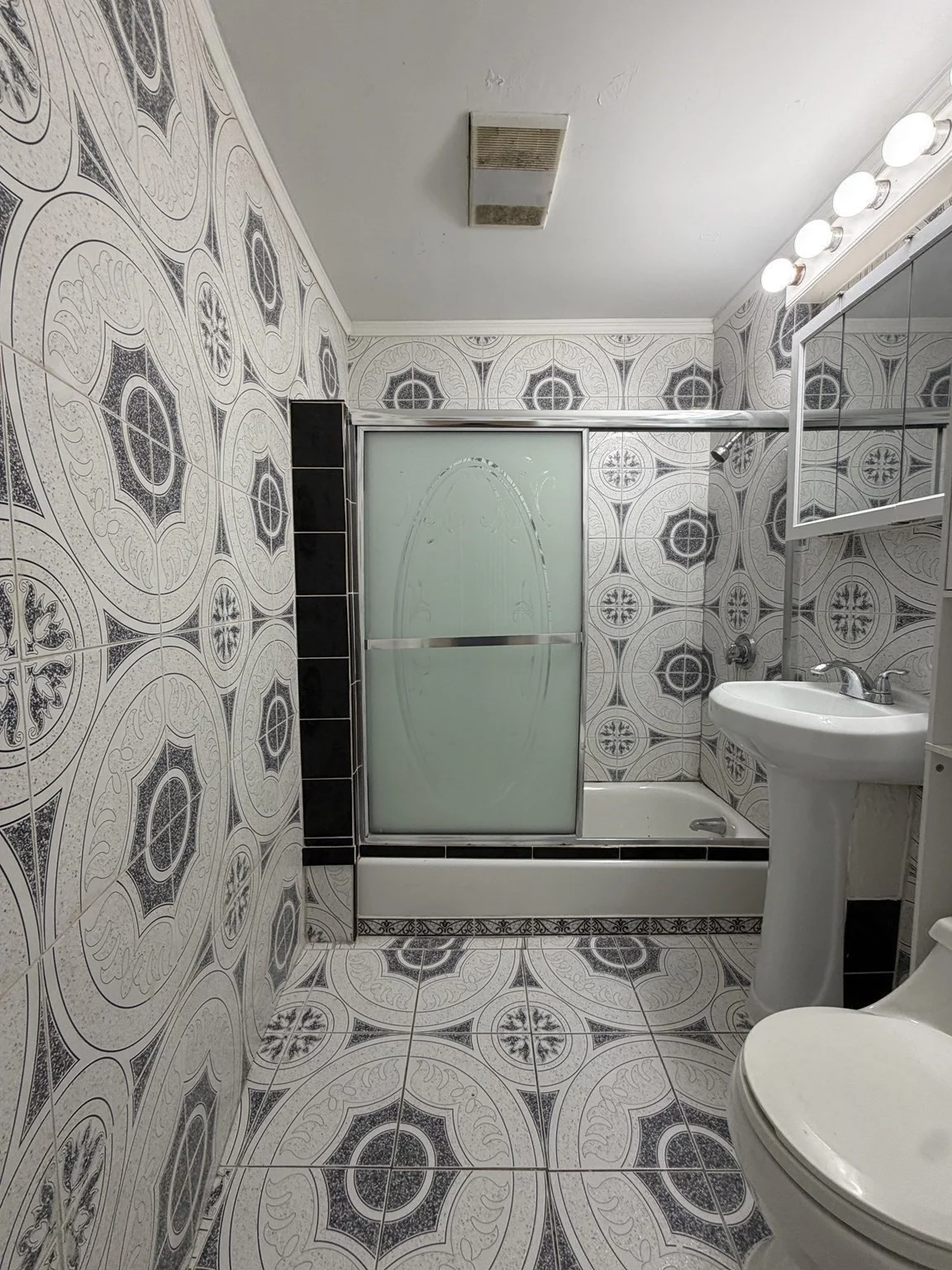 2 bed, 1 bath apartment for rent at 460 Meridan Unit C, East Boston — photo 10 of 15
