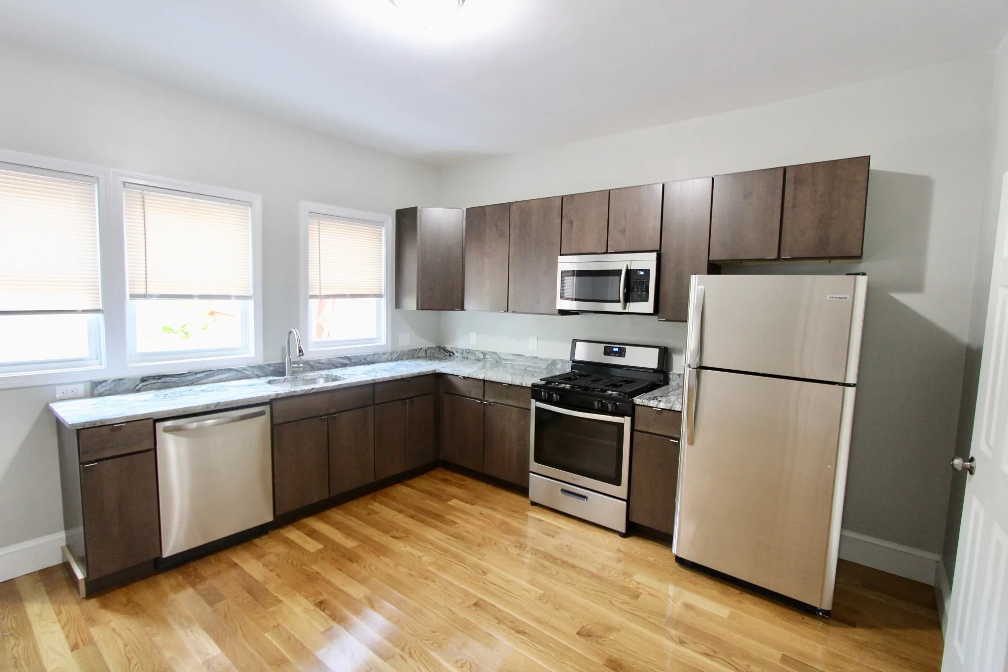 4 bed, 2 bath apartment for rent at 460 Saratoga St Unit 1, East Boston — photo 2 of 10