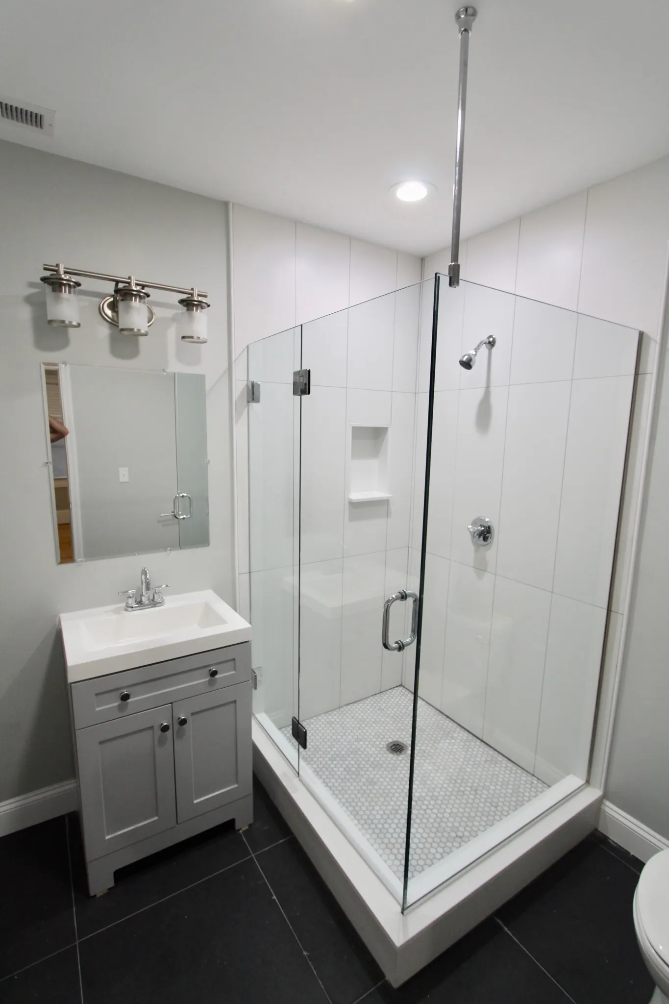 4 bed, 2 bath apartment for rent at 460 Saratoga St Unit 3, East Boston — photo 3 of 11