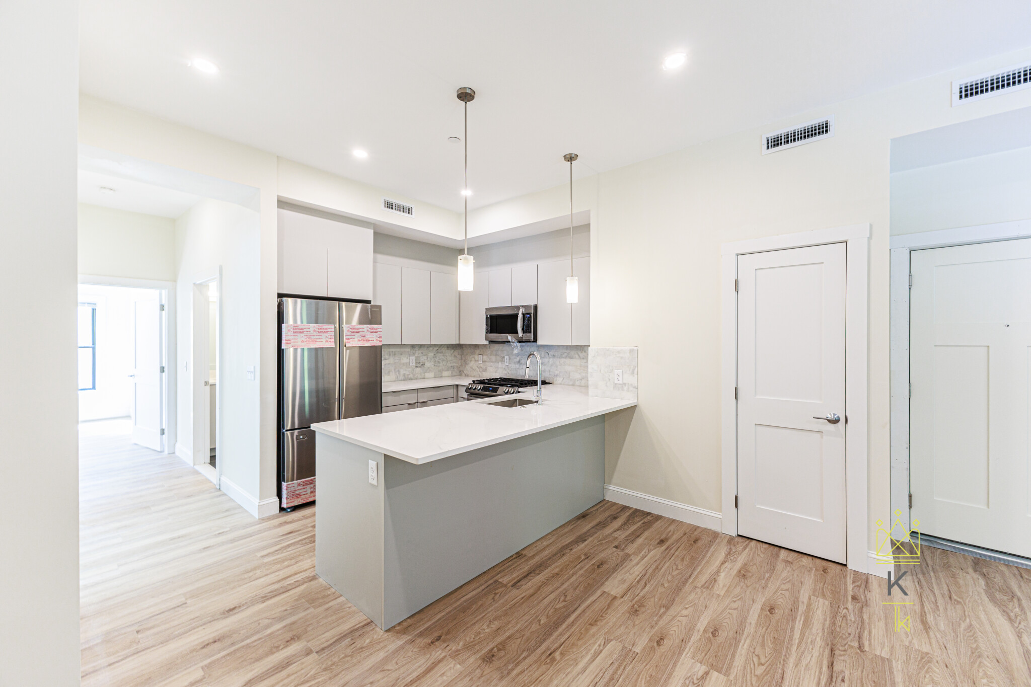 2 bed, 1.5 bath apartment for rent at 460 Washington St Unit 2, Brighton — photo 1 of 14