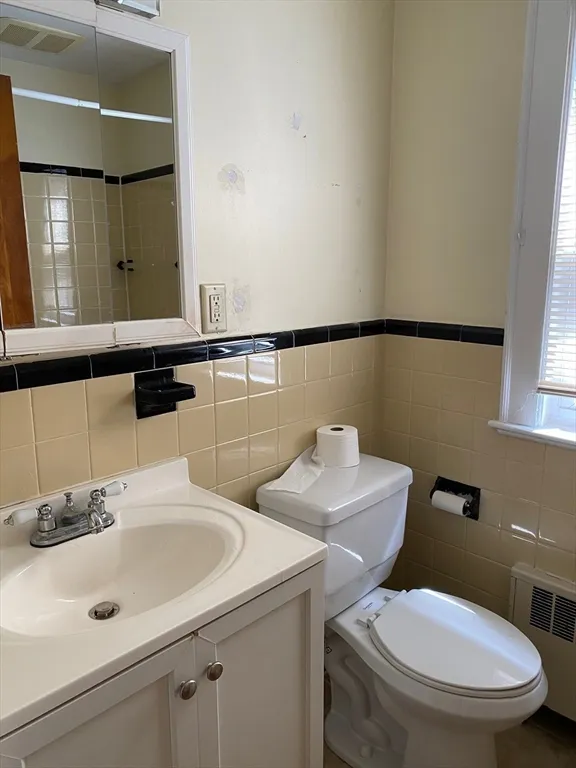 2 bed, 1 bath apartment for rent at 460A Highland Ave Unit 2, Malden — photo 6 of 7