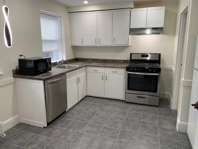 2 bed, 1 bath apartment for rent at 461 Arborway Unit 3, Jamaica Plain — photo 6 of 9