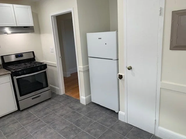 2 bed, 1 bath apartment for rent at 461 Arborway Unit 3, Jamaica Plain — photo 8 of 9