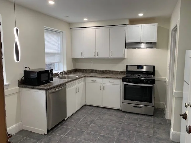 2 bed, 1 bath apartment for rent at 461 Arborway Unit 3, Jamaica Plain — photo 5 of 9