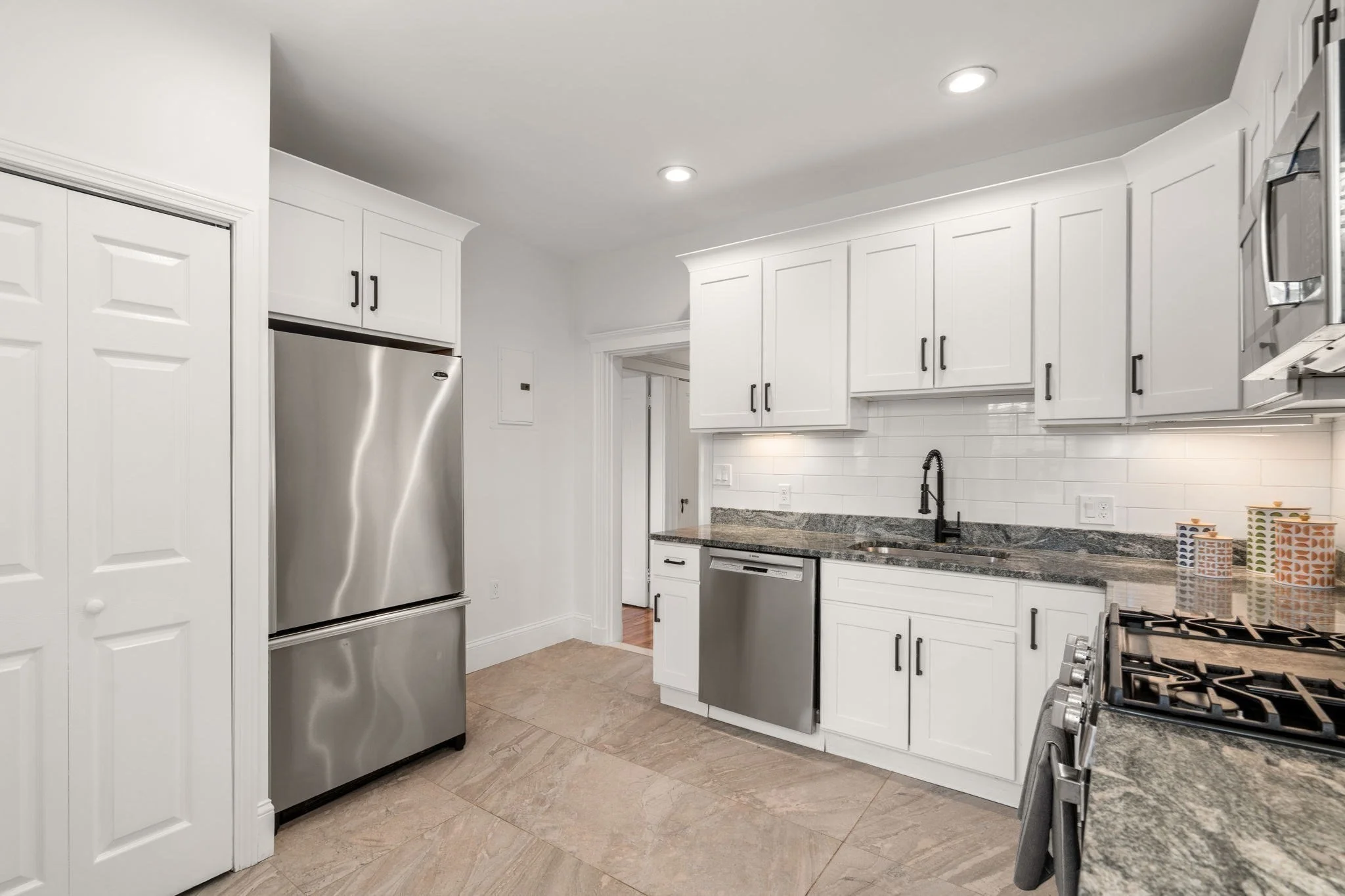 2 bed, 1 bath apartment for rent at 461 Washington St Unit 1, Coolidge Corner — photo 6 of 14