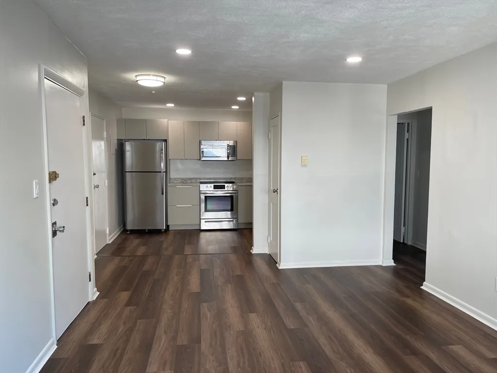2 bed, 1 bath apartment for rent at 461 Washington St Unit 305, Boston Downtown — photo 4 of 18