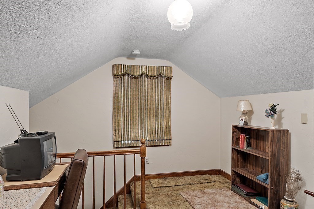 3 bed, 1.5 bath apartment for rent at 462 American Legion Highway Unit 1, Revere — photo 6 of 13