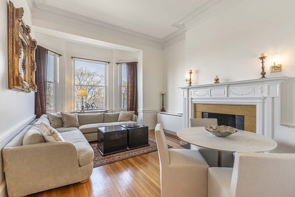 2 bed, 1 bath apartment for rent at 462 Beacon St Unit 22, Back Bay — photo 3 of 22