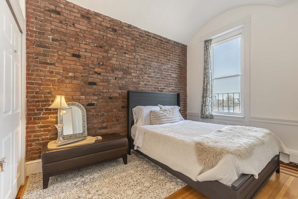 2 bed, 1 bath apartment for rent at 462 Beacon St Unit 22, Back Bay — photo 11 of 22