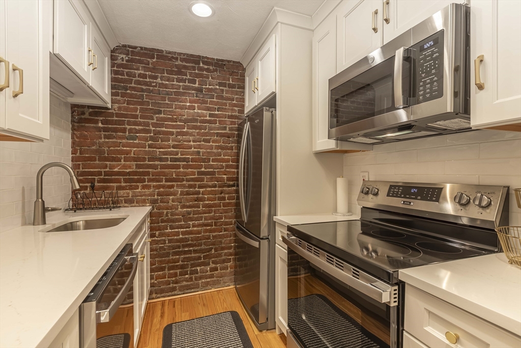 2 bed, 1 bath apartment for rent at 462 Beacon St Unit 22, Back Bay — photo 17 of 22