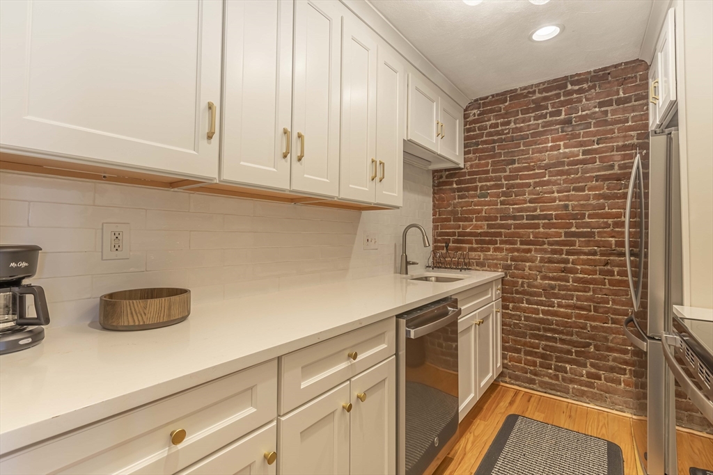2 bed, 1 bath apartment for rent at 462 Beacon St Unit 22, Back Bay — photo 18 of 22