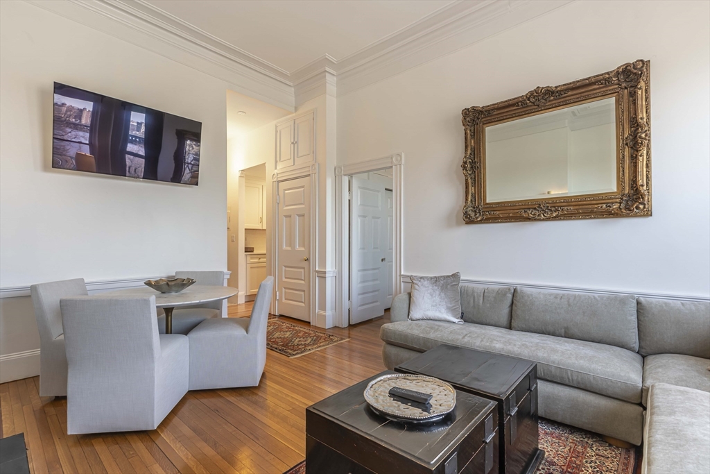 2 bed, 1 bath apartment for rent at 462 Beacon St Unit 22, Back Bay — photo 4 of 22