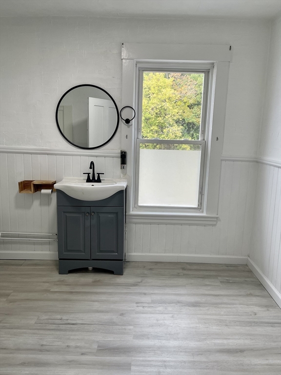 2 bed, 1 bath apartment for rent at 462 Main St Unit 2, Gardner — photo 1 of 17