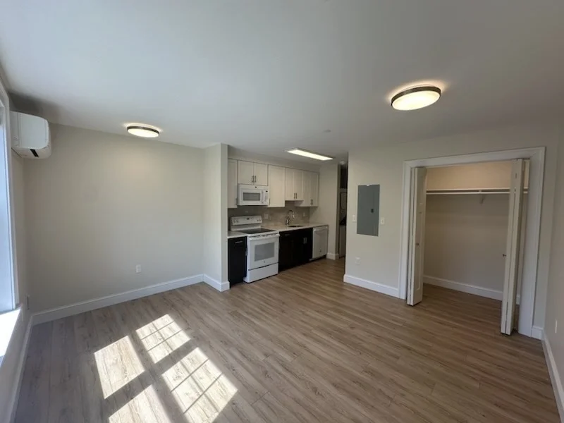 1 bed, 1 bath apartment for rent at 462 Main St Unit Unit 3, Amherst — photo 3 of 13