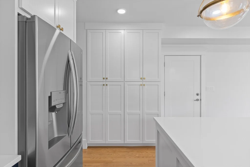 3 bed, 2 bath apartment for rent at 4627 Washington St Unit 2, Roslindale — photo 7 of 17